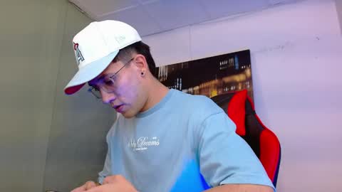 Snapshot of alexgiraldo__ chatting on May 26, 2026, 2:07 am alexgiraldo__ online show from May 26, 2026, 2:07 am