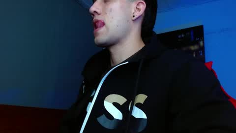 Snapshot of alexgiraldo__ chatting on June 7, 2026, 3:21 am alexgiraldo__ online show from June 7, 2026, 3:21 am
