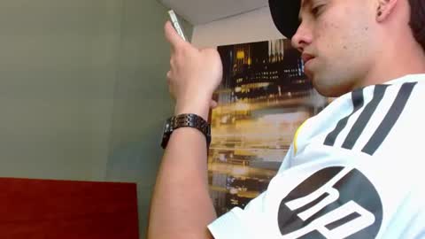 Snapshot of alexgiraldo__ chatting on June 12, 2026, 3:05 am alexgiraldo__ online show from June 12, 2026, 3:05 am