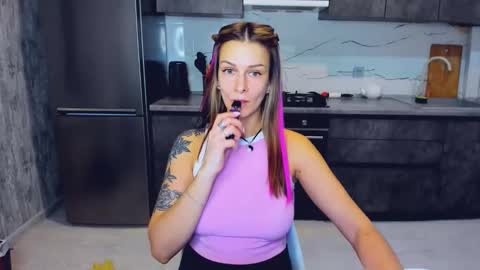 Alexia online show from February 19, 2025, 4:33 pm