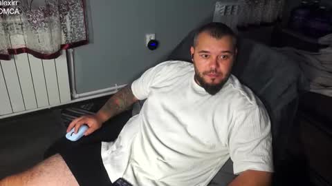 Snapshot of alexirr chatting on October 26, 2025, 11:42 pm Alex online show from October 26, 2025, 11:42 pm