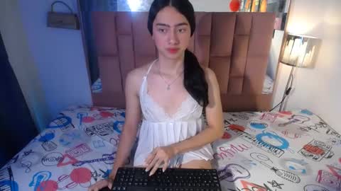 -- ALEXIS -- online show from September 20, 2025, 6:53 pm