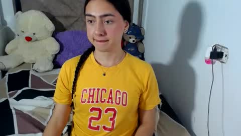 Snapshot of alexis_brown11 chatting on July 19, 2026, 2:04 am -- ALEXIS -- online show from July 19, 2026, 2:04 am