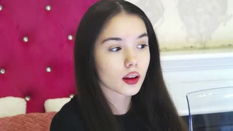 alexisdevine online show from April 2, 2026, 4:32 am