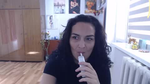 AlexisMillers online show from October 30, 2025, 10:27 am