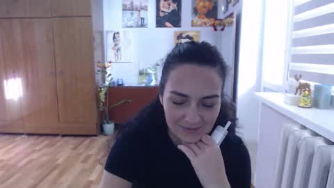 AlexisMillers online show from December 4, 2025, 11:19 am