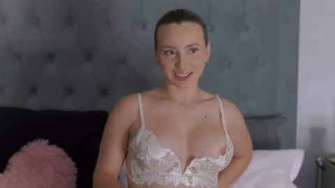 Snapshot of alexiswhiteee chatting on July 8, 2026, 6:51 am Alexis online show from July 8, 2026, 6:51 am