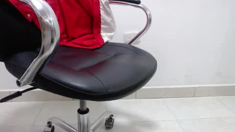 Snapshot of alextwunkk chatting on December 15, 2024, 2:37 pm Alex online show from December 15, 2024, 2:37 pm