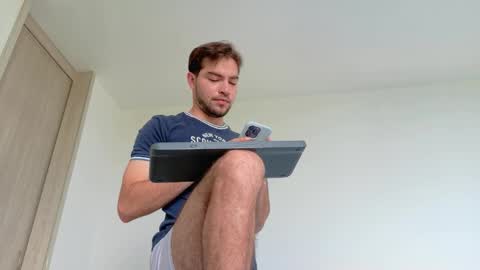 Snapshot of alextwunkk chatting on November 21, 2025, 9:02 pm Alex online show from November 21, 2025, 9:02 pm