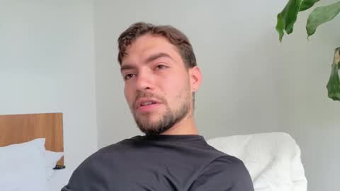 Snapshot of alextwunkk chatting on December 20, 2025, 9:11 pm Alex online show from December 20, 2025, 9:11 pm