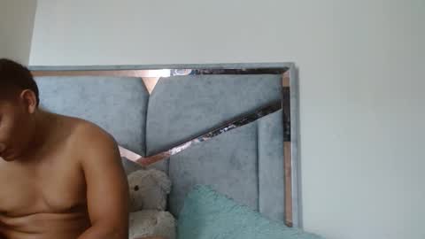 alex y luisa online show from March 3, 2026, 2:23 pm