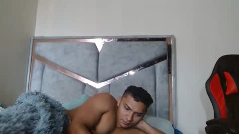 alex y luisa online show from March 31, 2026, 2:50 pm