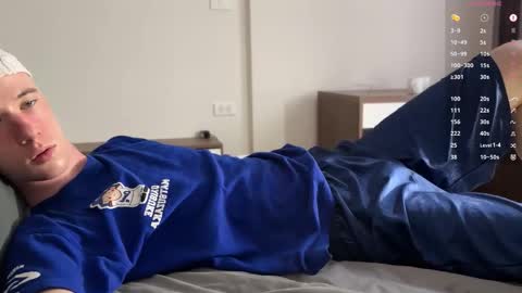 Snapshot of alexwos chatting on September 17, 2025, 7:32 am Alex online show from September 17, 2025, 7:32 am