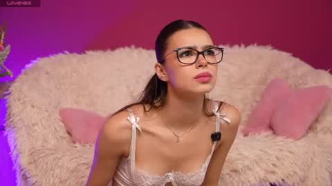 Snapshot of alexxisrae chatting on July 9, 2026, 5:11 am Alexxis Rae online show from July 9, 2026, 5:11 am