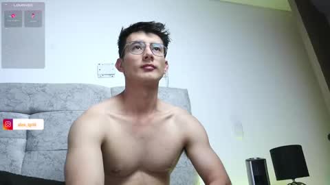 Snapshot of alexxx__01 chatting on September 30, 2025, 11:43 pm Alex online show from September 30, 2025, 11:43 pm