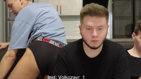 AlexDimaIgor online show from November 14, 2025, 7:45 pm