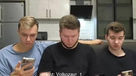 AlexDimaIgor online show from December 22, 2025, 8:39 pm