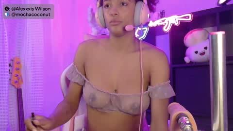Alexis Wilson online show from September 15, 2025, 7:19 am