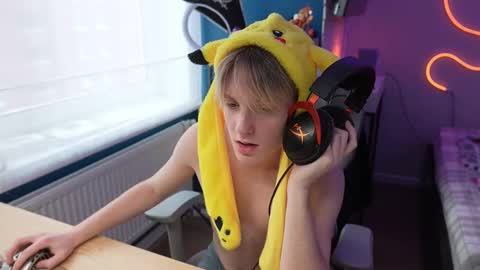 Alexycutie online show from January 14, 2026, 9:26 am