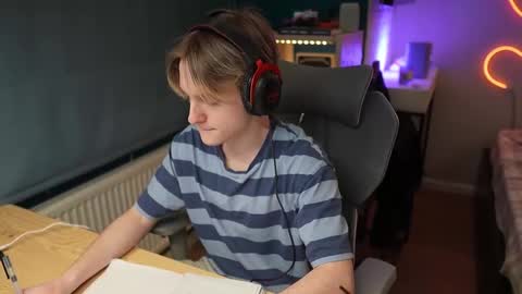 Alexycutie online show from February 3, 2026, 7:52 pm