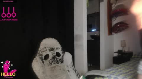 Snapshot of alguien_mas01 chatting on April 26, 2026, 4:32 am cami online show from April 26, 2026, 4:32 am