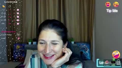Snapshot of alianna_solo_kiss chatting on November 5, 2025, 6:24 am Alianna online show from November 5, 2025, 6:24 am