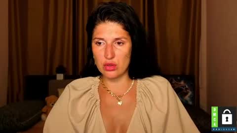 Snapshot of alianna_solo_kiss chatting on June 24, 2026, 11:31 am Alianna online show from June 24, 2026, 11:31 am