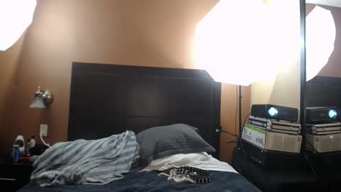 Snapshot of aliasalien008 chatting on November 22, 2025, 4:22 am Daddy Girls online show from November 22, 2025, 4:22 am