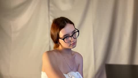 Snapshot of alice_alarcon chatting on November 1, 2025, 1:57 pm Hey Im Alice online show from November 1, 2025, 1:57 pm