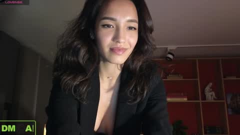 A R Y A  T I A online show from December 20, 2024, 5:29 pm