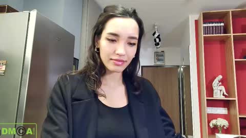 A R Y A  T I A online show from February 13, 2025, 7:21 pm