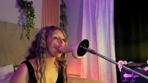 Mey online show from April 1, 2026, 2:56 am