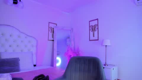 Alice Graay  online show from January 9, 2025, 8:13 am