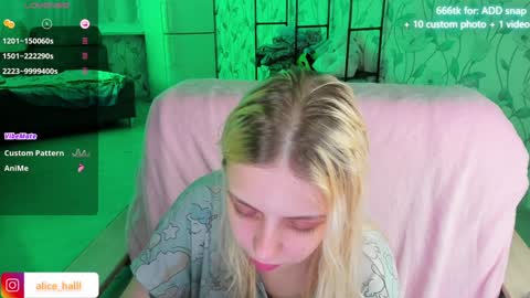 alice_halle online show from December 10, 2024, 3:44 pm
