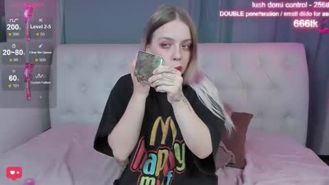 alice_halle online show from October 20, 2025, 2:45 am