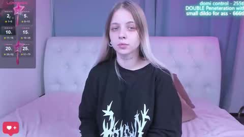 alice_halle online show from October 26, 2025, 11:05 am