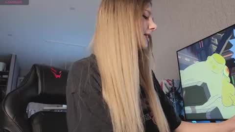 My name is Alice find out about me in the Fansly  online show from October 26, 2025, 2:45 pm