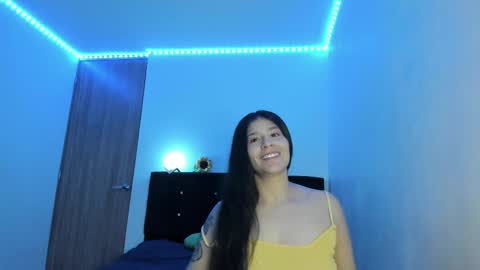 Snapshot of alice_martinez_ chatting on February 19, 2025, 3:39 am alice and amber online show from February 19, 2025, 3:39 am