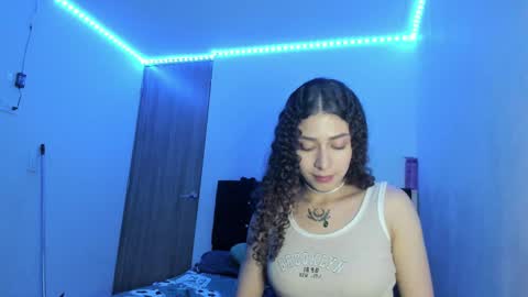 Snapshot of alice_martinez_ chatting on February 19, 2025, 6:44 am alice and amber online show from February 19, 2025, 6:44 am