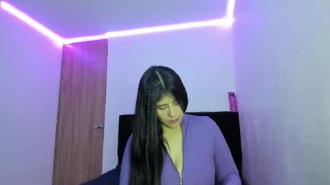 Snapshot of alice_martinez_ chatting on March 7, 2025, 3:29 am alice and amber online show from March 7, 2025, 3:29 am