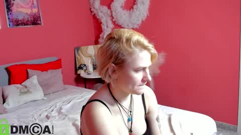 alice_maurik online show from October 30, 2025, 11:22 am