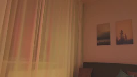 Snapshot of alice_miiiller chatting on May 6, 2026, 6:02 pm Alice online show from May 6, 2026, 6:02 pm