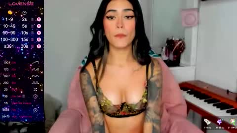 Call me Alice online show from November 18, 2025, 5:45 am