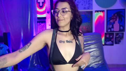 Snapshot of alice_phantom chatting on January 21, 2025, 5:16 am online show from January 21, 2025, 5:16 am