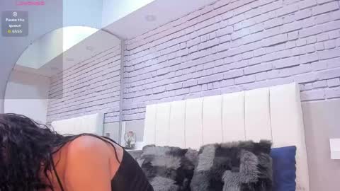 alice_roux online show from April 18, 2026, 12:47 am