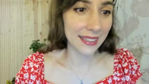 Snapshot of alice_sincere chatting on May 18, 2026, 9:20 pm Alice Love you all online show from May 18, 2026, 9:20 pm
