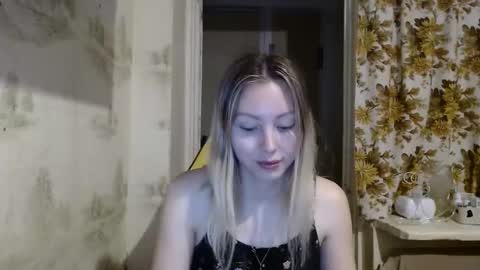 Alice smiles online show from April 8, 2026, 1:49 am