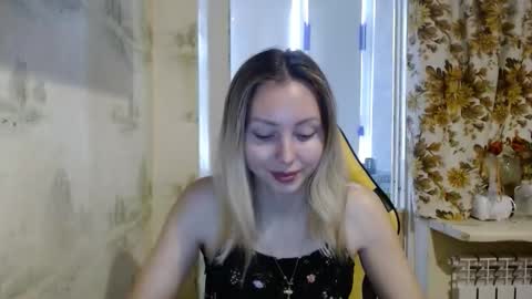Snapshot of alice_smiles chatting on April 28, 2026, 11:15 am Alice smiles online show from April 28, 2026, 11:15 am