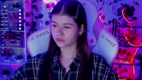 Snapshot of alice_tails chatting on May 2, 2026, 6:35 pm Alice online show from May 2, 2026, 6:35 pm