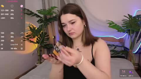 Snapshot of alice_walters chatting on October 7, 2025, 2:36 pm Alice online show from October 7, 2025, 2:36 pm